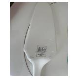 DN - Glass Serving Dishes & Wine Glasses Mixed Lot