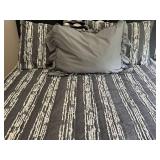 GBR - Queen Bedding Ensemble Comforter, Shams & Throw Blanket