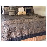 King Bedding Set Black & Gold Damask Comforter With Pillows