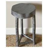 MBR - Accent Stand Petite Handmade Metal