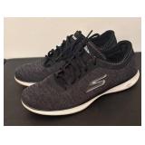LLBR - Skechers Goga Max Shoes Size: 9