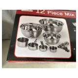 New 12 Piece Mix and Measure Cooking Set