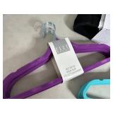 45 New Elle Decor Velvet Non Slip Hangers