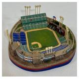 Metropolitan Stadium Limited Edition /10,800 Treasure Island Baseball Statue - Minnesota Twins
