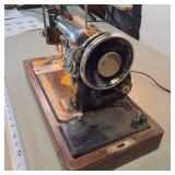 Vintage Singer Electric Sewing Machine Model # 4013285  works  6 amp 110 Volt