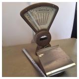 Pitney Bowes Vintage Postal Scale  Model S-104  No. 20 In working condition