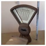 Pitney Bowes Vintage Postal Scale  Model S-104  No. 20 In working condition