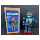 Vintage Space Walk Man ME 100 Battery Operated Toy With Box