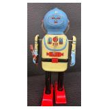 Vintage Space Captain Tin Wind-Up Robot MS 402 With Box & Key