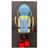 Vintage Space Captain Tin Wind-Up Robot MS 402 With Box & Key