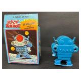 Unforgettable Vintage Wind Up Robot Mixed Lot (Ray Robot, Roxy Robot, Knight Robot & Robot-7)