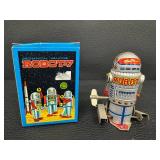 Unforgettable Vintage Wind Up Robot Mixed Lot (Ray Robot, Roxy Robot, Knight Robot & Robot-7)