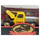 Diecast 40s Ford Motor Truck Golden Wheel Pennzoil 1:32 Scale Premier Edition