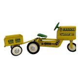 Toy Tractor - Hallmark Kiddie Car Classics 1961 Murray Tractor With Trailer QHG9027