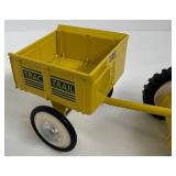 Toy Tractor - Hallmark Kiddie Car Classics 1961 Murray Tractor With Trailer QHG9027
