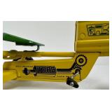 Toy Tractor - Hallmark Kiddie Car Classics 1961 Murray Tractor With Trailer QHG9027
