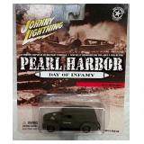 Die-Cast Ambulance Johnny Lightning Pearl Harbor WC54