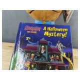 Scooby-Doo Plush With a Halloween Mystery Book - Brand New