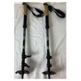 Red Tubbs Quest 29" Snowshoes with Cascade Mountain Tech Trekking Poles