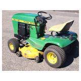 John Deere 116 Hydrostatic Riding Lawn Mower