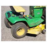 John Deere 116 Hydrostatic Riding Lawn Mower