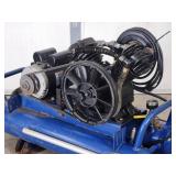 CASTAIR 220v Portable 8 Gal 135 p.s.i. Air Compressor