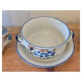 Vintage (4) Chi Jang Stoneware Handled Soup Bowl Handpainted Floral Design, (4) Chi Jang Stoneware Plates
