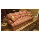 Sofa w/2 Pillows