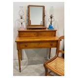 Period 1780-1820 Tiger Maple Deck Top Dressing Stand
