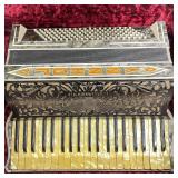 Vintage Wurlitzer Accordian