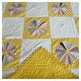 Hand Stitched Dresden Plate Quilt