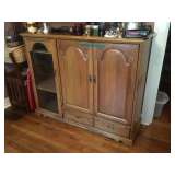 Entertainment center