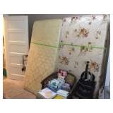 Twin beds & mattresses