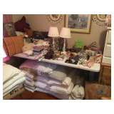 Pillows, linens, decor