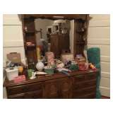 Dresser & decor