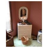 Chest w/mirror