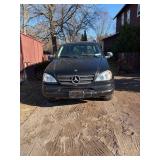 1999 Mercedes ML320 Sports Utility Black 