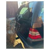 1999 Mercedes ML320 Sports Utility Black 