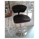 adjustable height bar stool