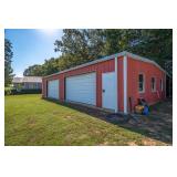 Garage w/small living quarters