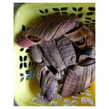 baseball gloves 