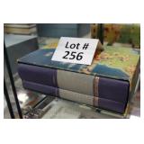 Lot 256