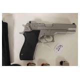 Lot 20g (guns will be sold at 5-IN HOUSE BIDDING ONLY)