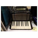 Lot 8m - Instruments to be Sold at 4pm