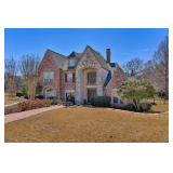 Pretty Estate Sale with Easy Access from Bowen Rd. in Arlington!