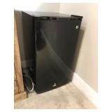 Mini Fridge $35