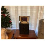 Jewelry box