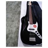 Fender Squire 5 string bass