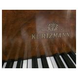 Beautiful Kertzmann well maintained 