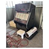 Wurlitzer Jute Box $150.00 * need to manually move records to play